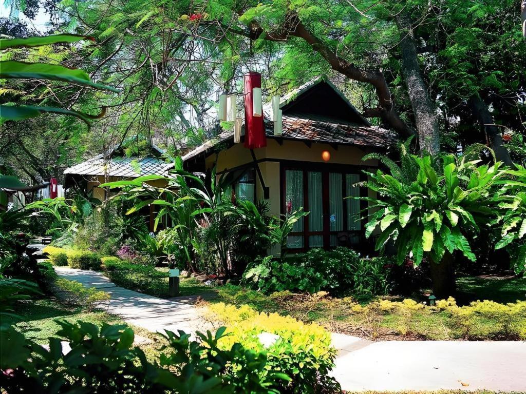 Baan Talay Dao Resort Hua Hin Bagian luar foto